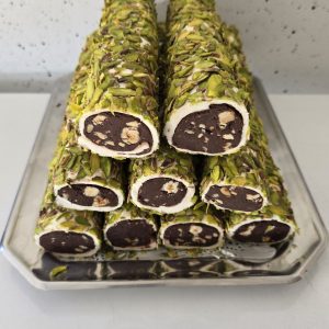 Turks fruit brownie met pistachenoten en hazelnoten